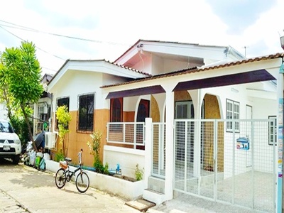 โชคชัย4 สตรีวิทยา2  MRT ลาดพร้าว 3 กม.บ้านเดี่ยวให้เช่า เสนา 3 นอ