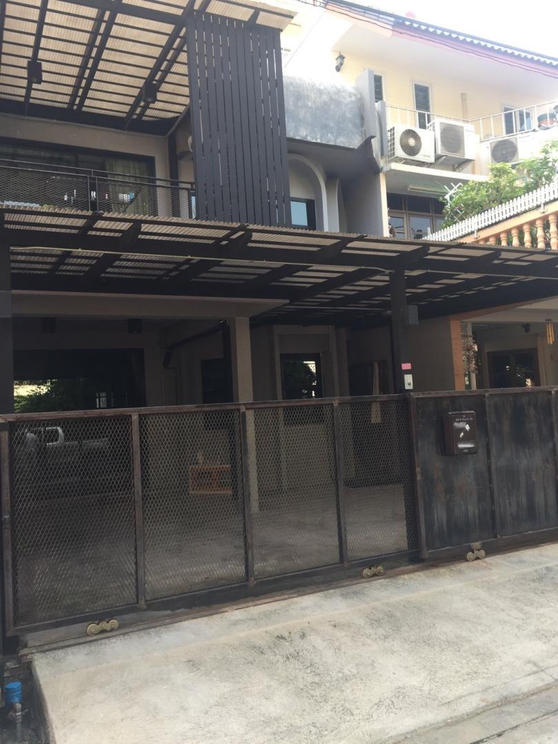 BO-6369 ให้เช่าทาวน์เฮ้าส์ 2 ชั้น ซอยสาธุประดิษฐ์15 ถนนจันทร์ ใกล้เซ็นทรัลพระราม 3