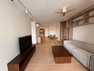 Lake Avenue 16 spacious