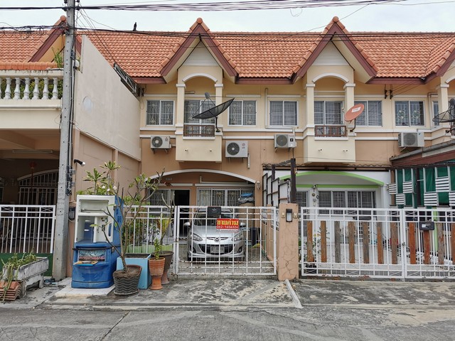 ขายทาวน์เฮ้าส์ 24 ตรว พรทวัวัฒน์ 3 คลองหลวง ปทุมธานี ใกล้ตลาดไท
