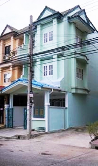 ทาวน์เฮ้าส์ 3 ชั้น 180 ตรม.MRTเคหะรามคำแหง184 รามคำแหง176-182  16ตรว.4นอน 3น้ำ 3คัน 2แอร์ 