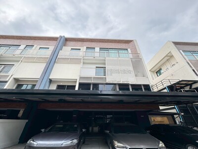 ขายโฮมออฟฟิศ 4 ชั้น เอกมัยรามอินทรา โฮมออฟฟิศนวลจันทร์รามอินทรา40