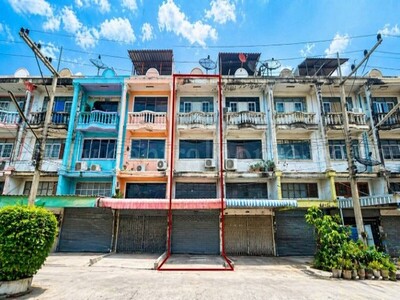อาคารพาณิชย์ 3 ชั้นครึ่ง เกษมสุวรรณ 5 ตรงข้ามวัดบางนมโค ราคาถูกมา