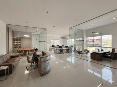  พื้นที่สำนักงานขนาดใหญ่ Rare Corner Office 82 ตร.ม. ราคาต่ำประเม