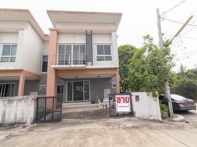 ขายด่วน ทาวน์โฮมสไตล์บ้านเดี่ยว อิมพีเรียล ลากูน่า บางบัวทอง "หลั