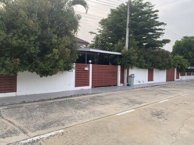 ขายบ้านพร้อมที่ดิน หมู่บ้านวิลล่านาวา ต.ท่าคอย อ.ท่ายาง จ.เพชรบุร