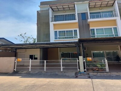 ปล่อยเช่าทาวน์เฮ้านริน2 รามคำแหง144 บ้านหลังม ใกล้สถานีรถไฟฟ้าสีส