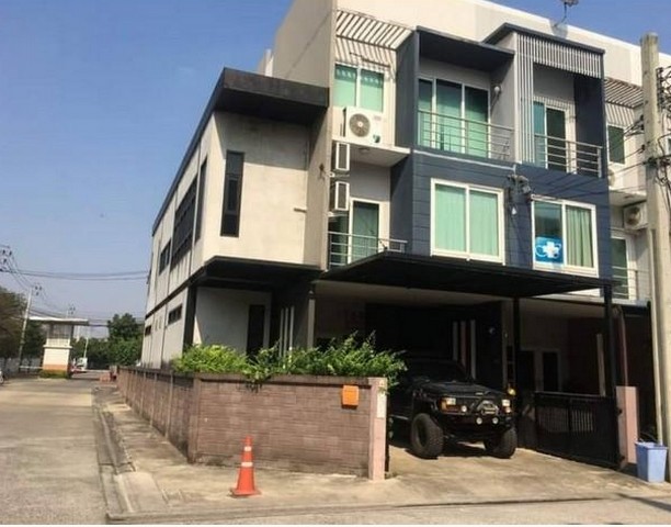 ให้เช่าทาวน์ดฮม3ชั้น  กรีนิช รามอินทรา คันนายาว จดทะเบียนได้ เนื้อที่ 35ตรว มีแอร์ เลี้ยงสัตว์ได้ 