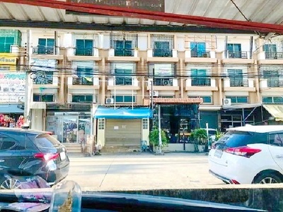 ให้เช่าอาคาร 3.5 ชั้น รพ.CGH ลำลูกกา 600ม. ตลาดชัชวาล คลอง7 3.5กม