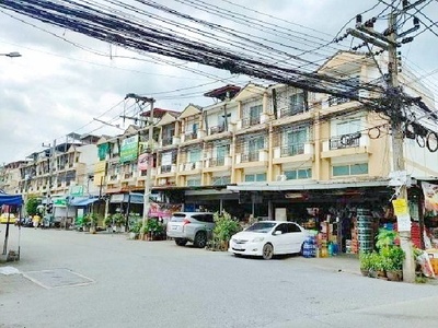 ตลาดชัชวาล ให้เช่าอาคารพาณิชย์ 3.5 ชั้น  25ตร.วา.คลอง 7 3.5 กม. 