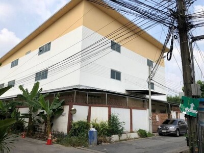 ขายตึกโกดังลาดปลาเค้า ขนาดพื้นที่ 200 ตรว