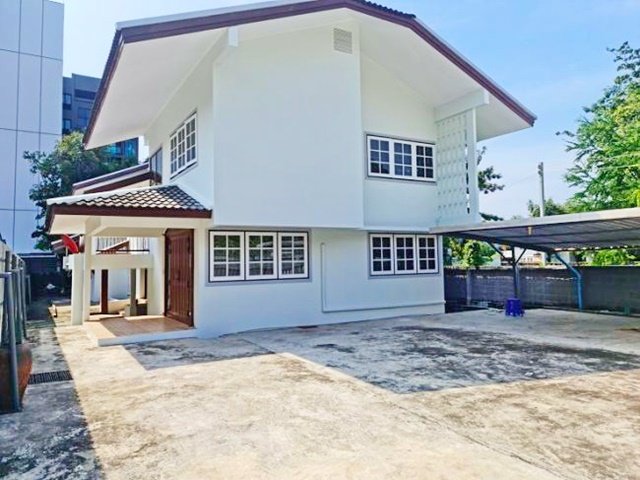  โชคชัย4  420 ตร.ม. 150ตรว MRTลาดพร้าว40-46 รัชดา ให้เช่าคฤหาสน์หรู 8จอดรถ.เลียบด่วน รพ.เปาโล ภาวนา 