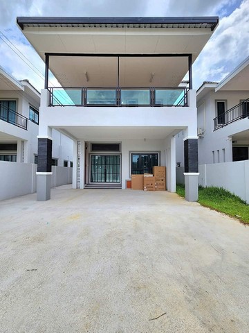ปล่อยเช่าบ้านเดี่ยว2ชั้นบ้านใหม่พร้อมเฟอร์ฯใหม่ทั้งหมดบ้านสวยเรียบหรูโซนหางดง  ใกล้โรงเรียนนานาชาติลานนาใกล้โรงเรียนนานาชาติปัญญาเด่น 