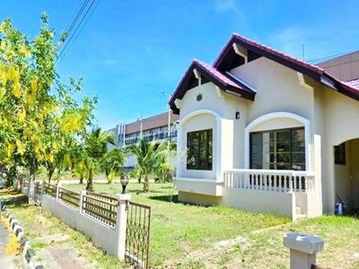 สยามเวเนเซีย 1.8 กม. ถ.เพชรเกษม หาดชะอำ ให้เช่าบ้าน 80ตร.วา.