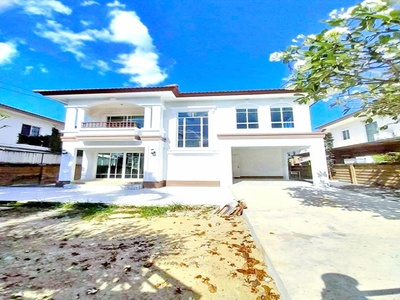 เฉลิมพระเกียรติ ร. 9 ซอย 87  คฤหาสน์ 2 ชั้น สุดหรู พร้อมเฟอร์ฯ 62