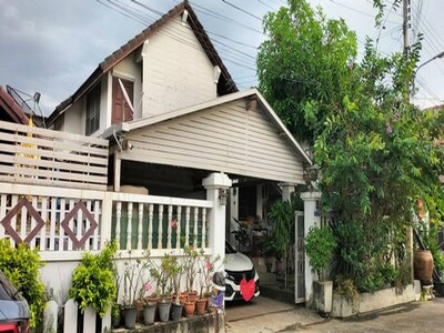 ขายบ้านสวย 51 ตร.วา พร้อมอยู่ หมู่บ้านสิริทรัพย์  ใจกลางเมืองนครส ขายบ้านสวย 51 ตร.วา พร้อมอยู่ หมู่บ้านสิริทรัพย์  ใจกลางเมืองนครส