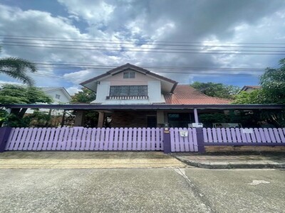 บ้านเดี่ยวมือสองหลังใหญ่ หมู่บ้านคันทรีโฮม 3 ศรีราชา ชลบุรี บ้านเดี่ยวมือสองหลังใหญ่ หมู่บ้านคันทรีโฮม 3 ศรีราชา ชลบุรี