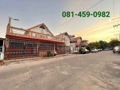 ขายและให้เช่าบ้านเดี่ยว 2 ชั้นนาป่าชลบุรี หมู่บ้านแฟมิลี่ปาร์ค