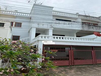 ให้เช่าทาวน์โฮม 3 ชั้น 226 ตร.ม. หมู่บ้านเอื้อสุข ซ.พัฒนาการ 56