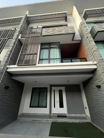 เช่า ทาวโฮม 3 ชั้น  โครงการ Plex residence  ซ.นวมินทร์ 111 แยก 4 แขวงนวมินทร์ เขตบึ่งกุ่ม กรุงเทพ