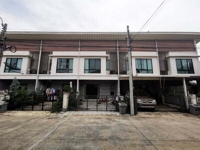 ขายทาวน์เฮ้าส์  หมู่บ้านโมดิวิลล่า ปิ่นเกล้า-วงแหวน นนทบุรี