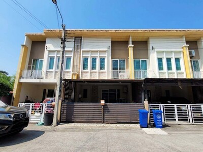 ขายทาวน์เฮ้าส์  หมู่บ้านโกลเด้นท์ทาวน์ ชัยพฤกษ์-วงแหวน นนทบุรี