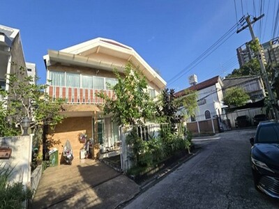 ขาย บ้านเดี่ยว หลังมุม61 ตร.ว. ซอยสมเด็จพระปิ่นเกล้า 17  ราคา 17.