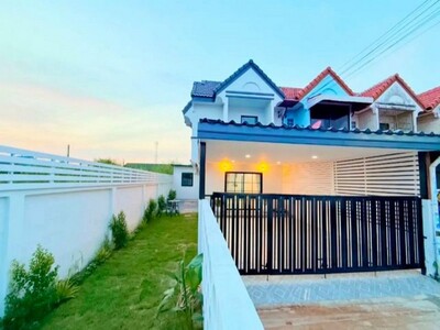 ขายทาวน์โฮม 2 ชั้น หลังริม หมู่บ้านงามเจริญ 4 ซอยสยามคันทรีคลับ พ