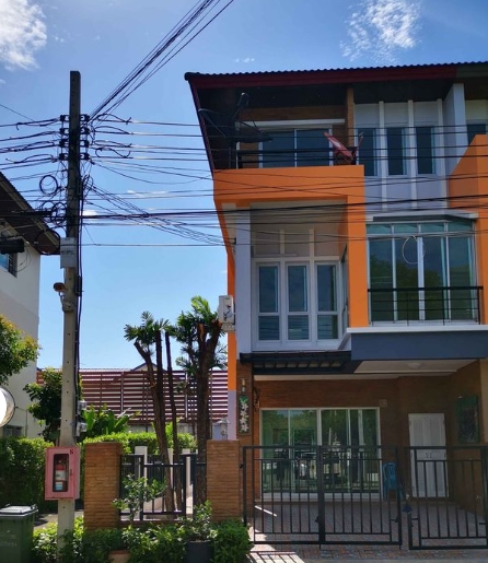 ให้เช่าทาวน์โฮม3 ชั้น Vistapark แจ้งวัฒนะ บ้านหลังมุม 32.4 ตรว มี 3 ห้องนอน 3 ห้องน้ำ