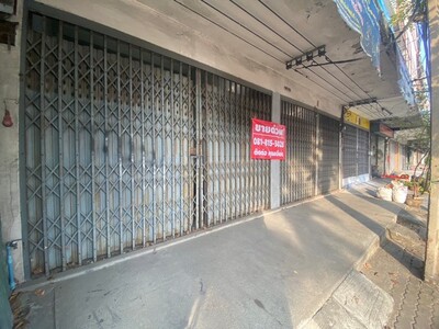 ขายตึกแถว 2 ห้อง 3 ชั้นครึ่ง19 ตารางวา ถนนหลักติวานนท์ 3