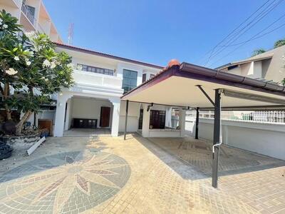 ให้เช่าบ้านเดี่ยว 2 ชั้น ถนนพระรามที่ 5 ซอยราชวิถี 32 เขตดุสิต