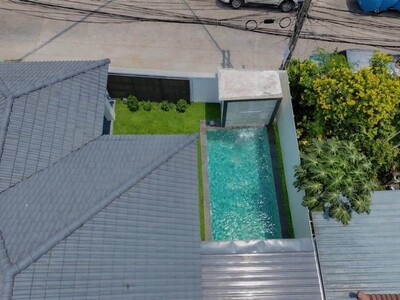 ขายพูลวิลล่ารีโนเวทใหม่  พร้อมเฟอร์นิเจอร์  หมู่บ้านพัทยารุ่งเรือ