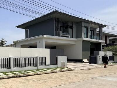 ให้เช่าบ้านเดี่ยว2ชั้นหมู่บ้านสราญสิริ ศรีวารี ใกล้ สนามบินสุวรรณ