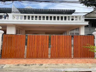 ให้เช่าทาวน์เฮาส์ 2ชั้น ซอยอุดมสุข51 ถนนสุขุมวิท103