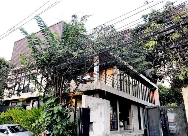 ให้เช่าและขายอาคาร 2 หลัง รัชดา 32 เนื้อที่ 231 ตรว พื้นที่ 1,000 ตรม จอดรถ 8 คัน ใกล้MRTลาดพร้าว