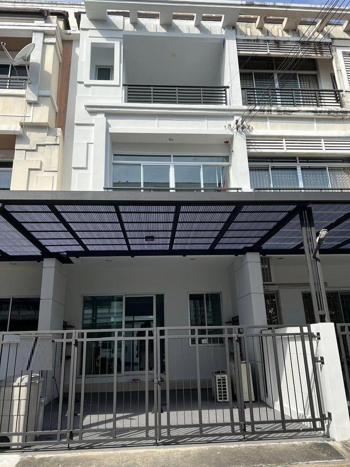 ขายทาวน์โฮม 3 ชั้น บ้านกลางเมืองเออร์บาเนี่ยน ลาดพร้าว 71 ย่านนาคนิวาส ลาดพร้าว71 ใกล้เลียบด่วน BTS