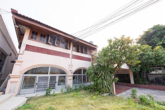 ให้แจ้งรหัส BS05-022   ขายบ้านสองหลัง  หมู่บ้านประชานิเวศน์ 2   แบบ 4 ห้องนอน 4 ห้องน้ำ เนื้อที่  145 ตรว.  2 ชั้น