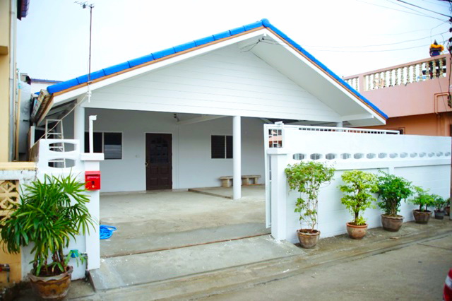 Renovated Makro Robinson 7/11 บ้านเดี่ยว PASEO ลาดกระบัง 30-38 2นอน 3จอดรถ 40ตรว.160ตรม.สุวรรณภูมิ