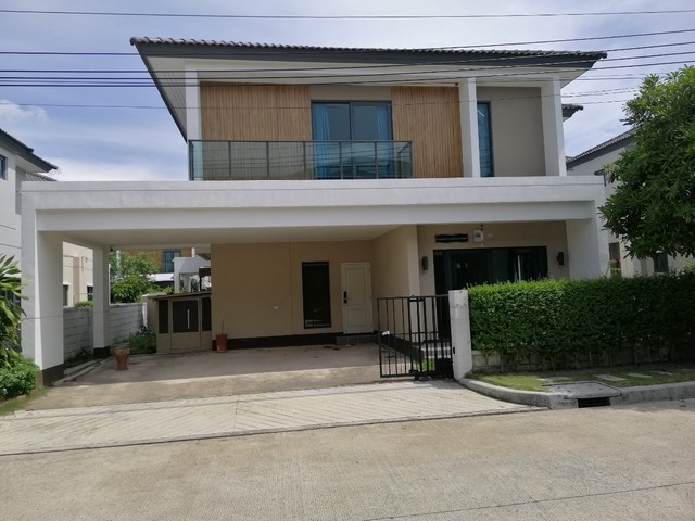 บ้านเดี่ยว เนื้อที่ 54.2 โครงการเซนโทร  อ่อนนุช-สุวรรณภูมิ  ซ.3 ราคาพิเศษ 6.5ล