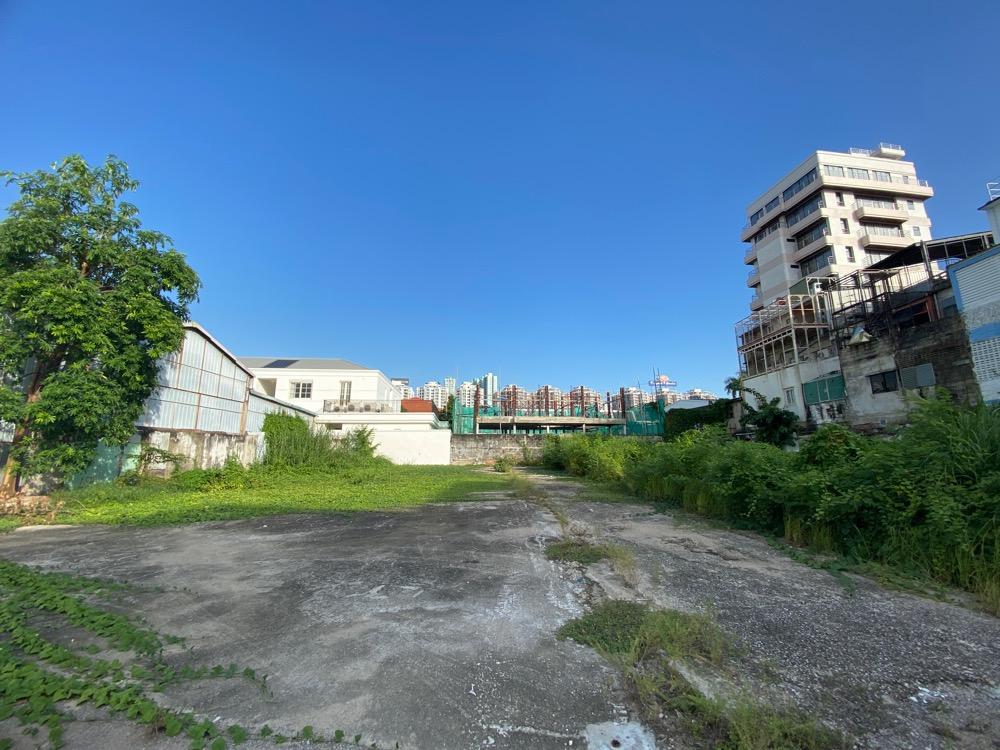 EPL-LS0228 ให้เช่าที่ดิน ถนนจันทร์ เนื้อที่ดิน 1-0-63.7 ไร่  ที่ดินเป็นสีแดงกับน้ำตาล ติดถนน 4 เลน  ใกล้bts ช่องนนทรี คลุมซอยทั้งหมด