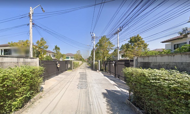 ขายที่ดิน เฉลิมพระเกียรติ  เหมาะสำหรับสร้างบ้านอ่อนนุช 68-72 ประเวศ   ต่อรองได้ 205 ตร.วา  โกดัง โรงงาน พัฒนาการ 95-99  