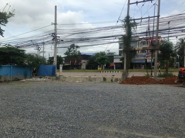 ขายที่ดิน ทำเลดี  633 ตรว. ติดถนนสิงห์วัฒนา ใกล้ เซนทรัล พิษณุโลก 