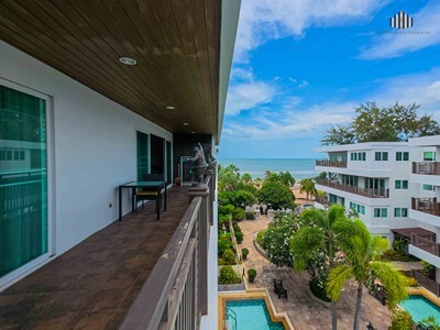 ขายด่วน! Luxury Beachfront Condo The Beach Palace ชะอำ 