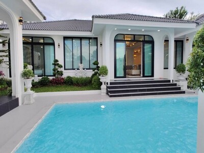 ขายบ้าน Pool Villa สวยพร้อมอยู่ ห้วยใหญ่ บางละมุง ชลบุรี 144 ตรว.