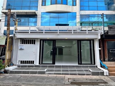 ให้เช่าอาคารพาณิชย์เฉพาะชั้น1 และชั้นลอย ใกล้มหาวิทยาลัยหอการค้าไ