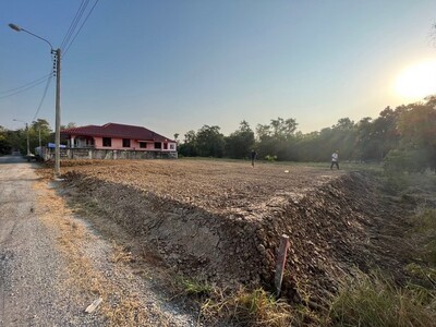 ขายที่ดิน ที่ดินถมแล้ว 149 ตรว.  ซอยมิตรไมตรี 22 หนองจอก 