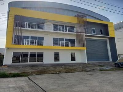 ให้เช่าอาคาร 3 ชั้น 538 ตร.ม. พร้อมโกดัง ย่านพุทธมณฑล สาย 5 สามพร