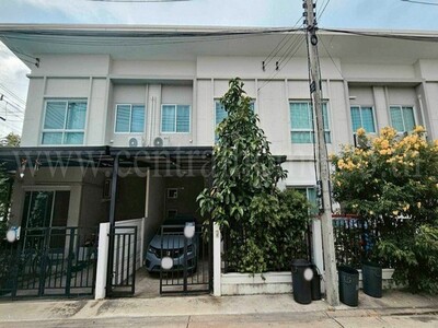 ให้เช่า ทาวน์โฮม เจ ทาวน์ เอ็กคลูซีฟ รังสิต - คลอง 1 พร้อมอยู่ ให้เช่า ทาวน์โฮม เจ ทาวน์ เอ็กคลูซีฟ รังสิต - คลอง 1 พร้อมอยู่