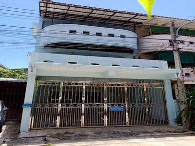 ขายด่วน ทาวน์เฮ้าส์ ห้องริม 3 ชั้น ทำเลดี ใกล้ อุทยานสวรรค์   ขายด่วน ทาวน์เฮ้าส์ ห้องริม 3 ชั้น ทำเลดี ใกล้ อุทยานสวรรค์