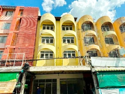  MRT บางกะปิ 250ม.ให้เช่าอาคารพาณิชย์ 4 ชั้น 2คูหา 32 ตร.วา. 510ม